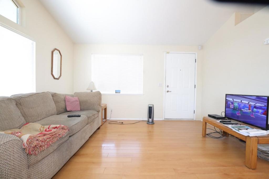 Oakland Rd, San Jose, CA 95112