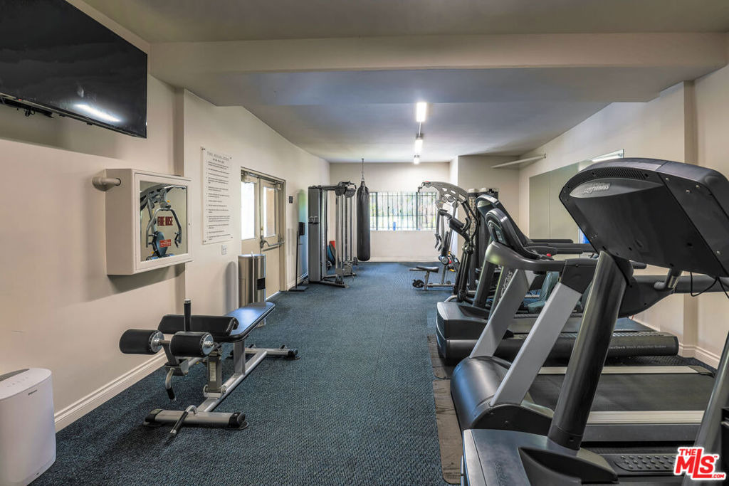 Hillpark Dr, Los Angeles, CA 90068