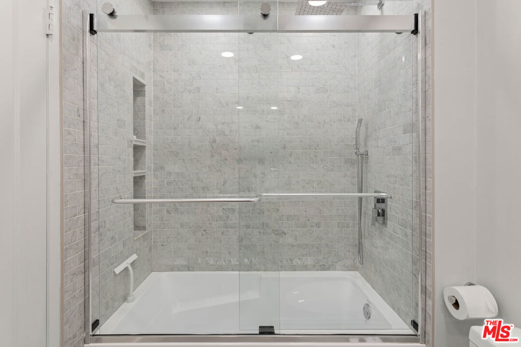 Westmount Dr, West Hollywood, CA 90069