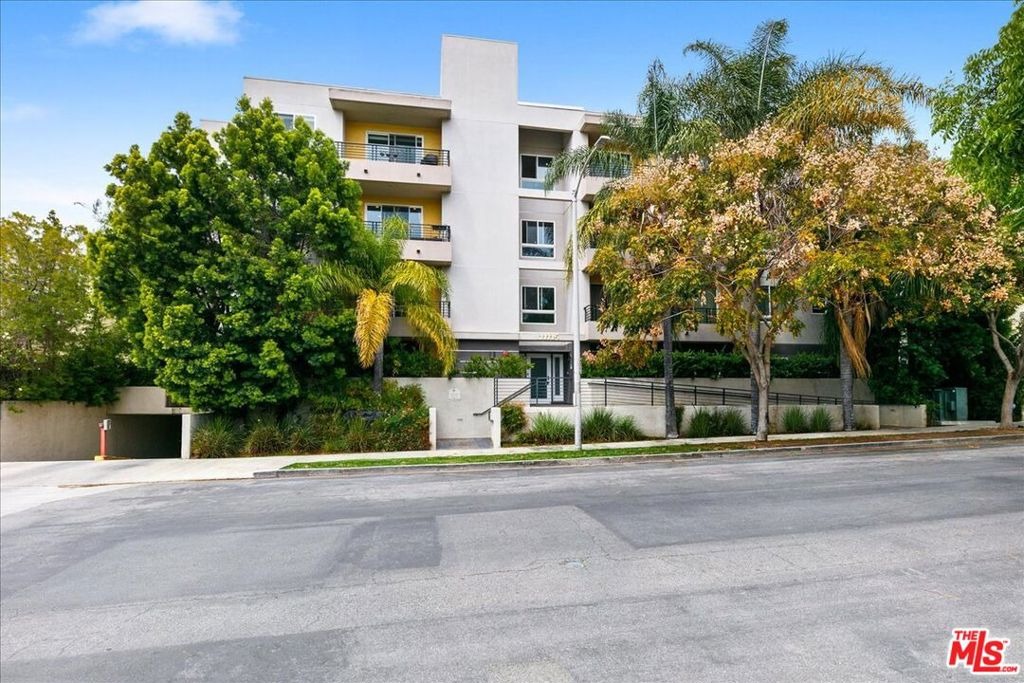 Acama St, North Hollywood, CA 91602