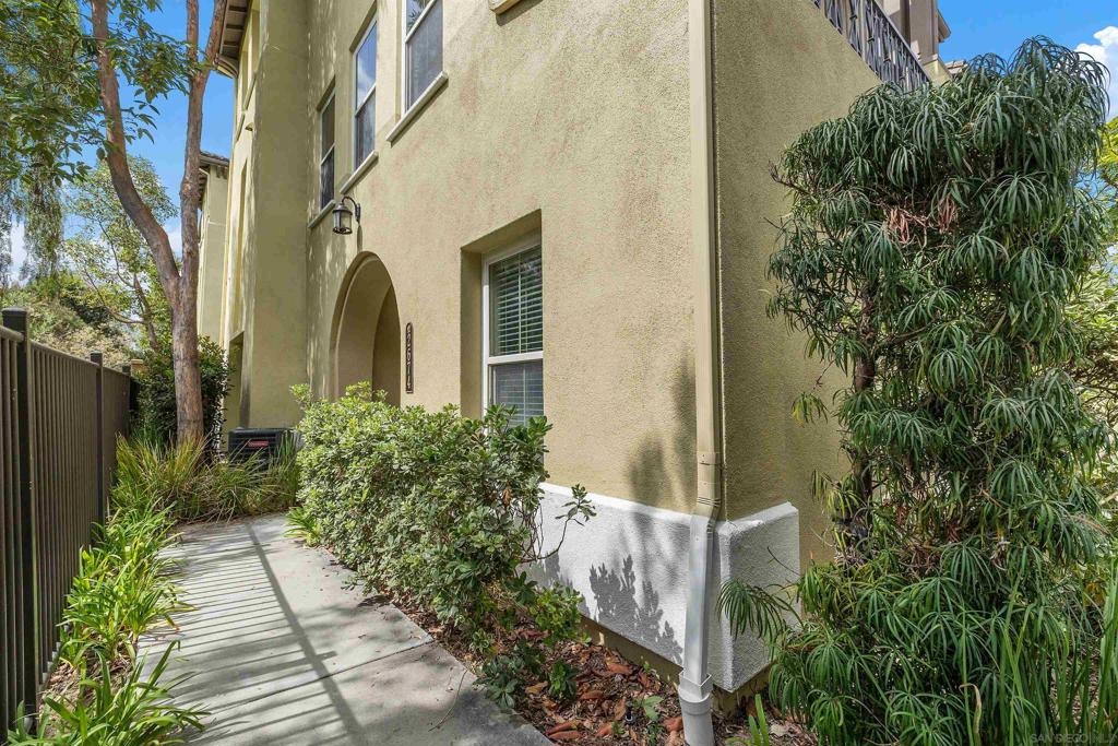 Escala Cir, San Diego, CA 92108