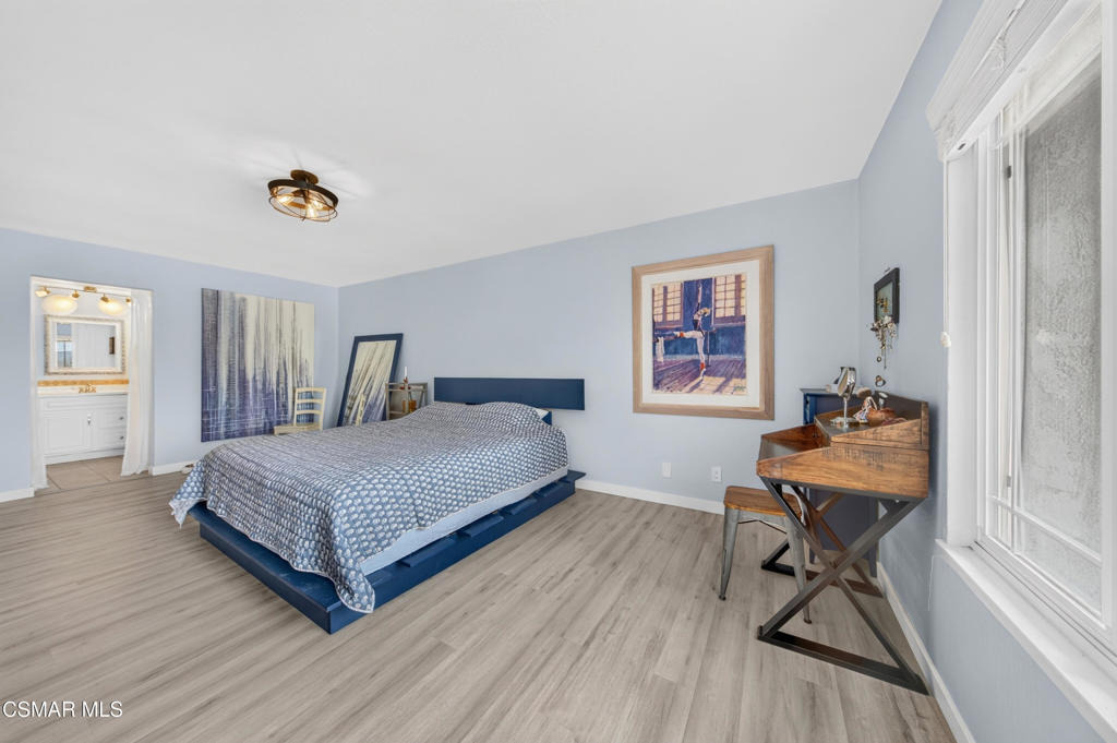 Albion Pl, Newbury Park, CA 91320