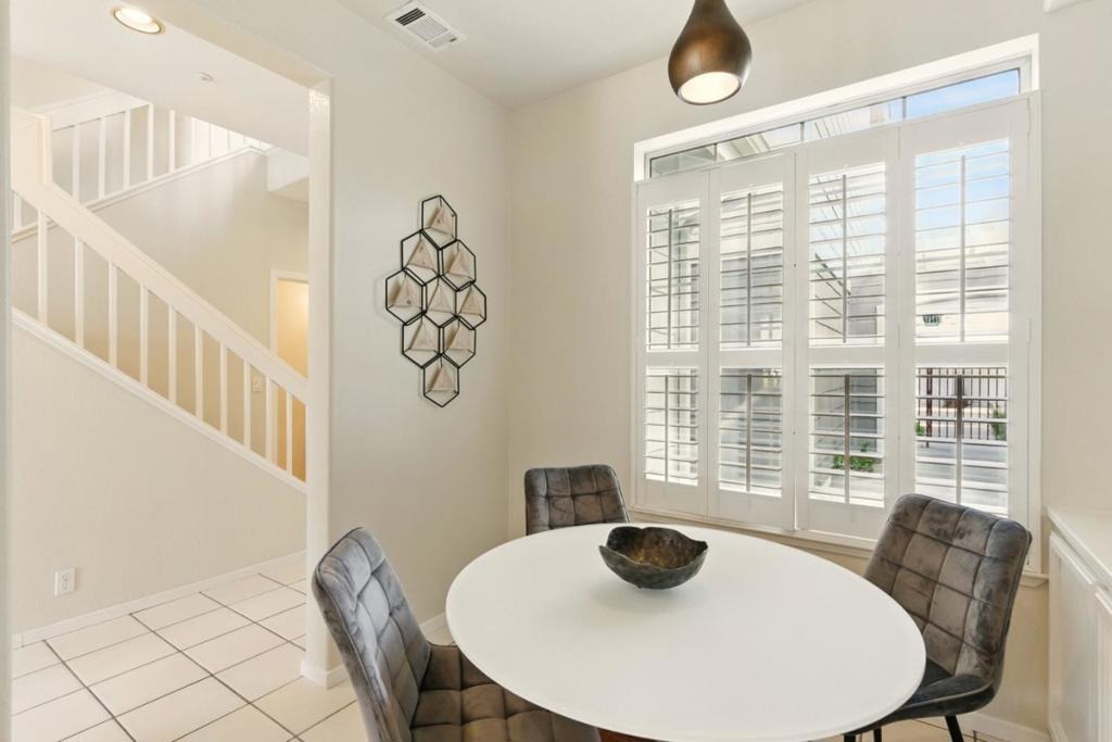 Shoal Cir, Redwood City, CA 94065