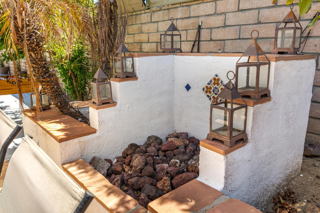 Paseo Caroleta , Palm Springs, CA 92264