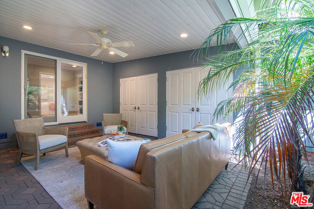 Canfield Ave, Los Angeles, CA 90035