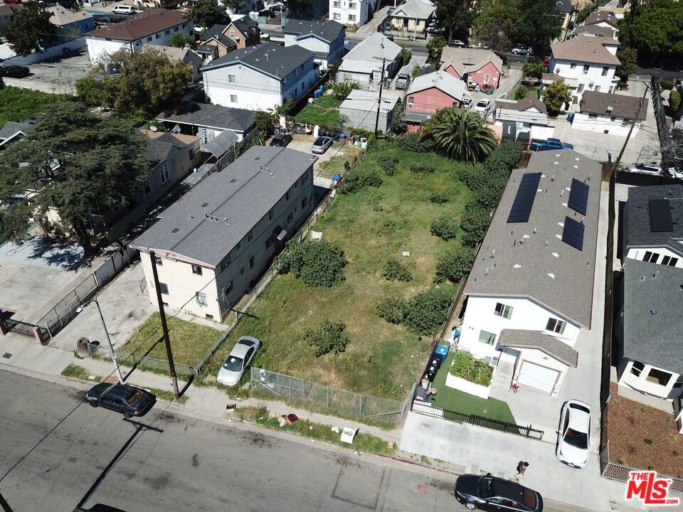 41st Pl, Los Angeles, CA 90011