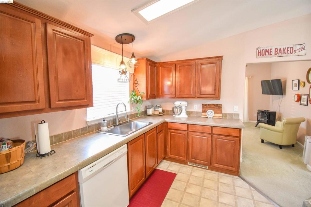 Vista Dr, Jamestown, CA 95327