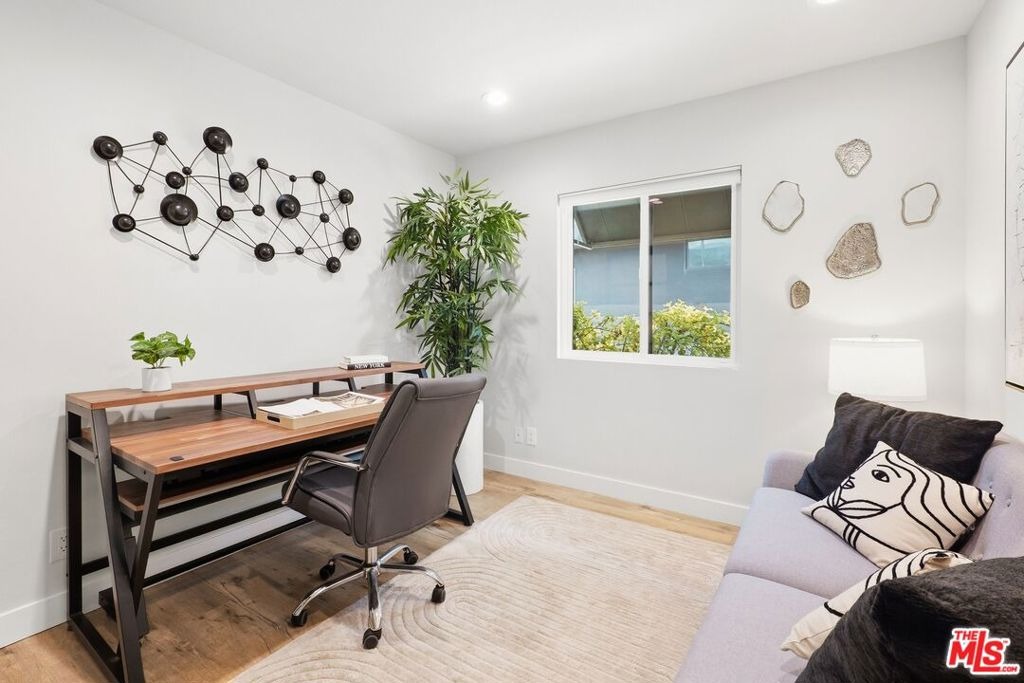 Braddock Dr, Culver City, CA 90230