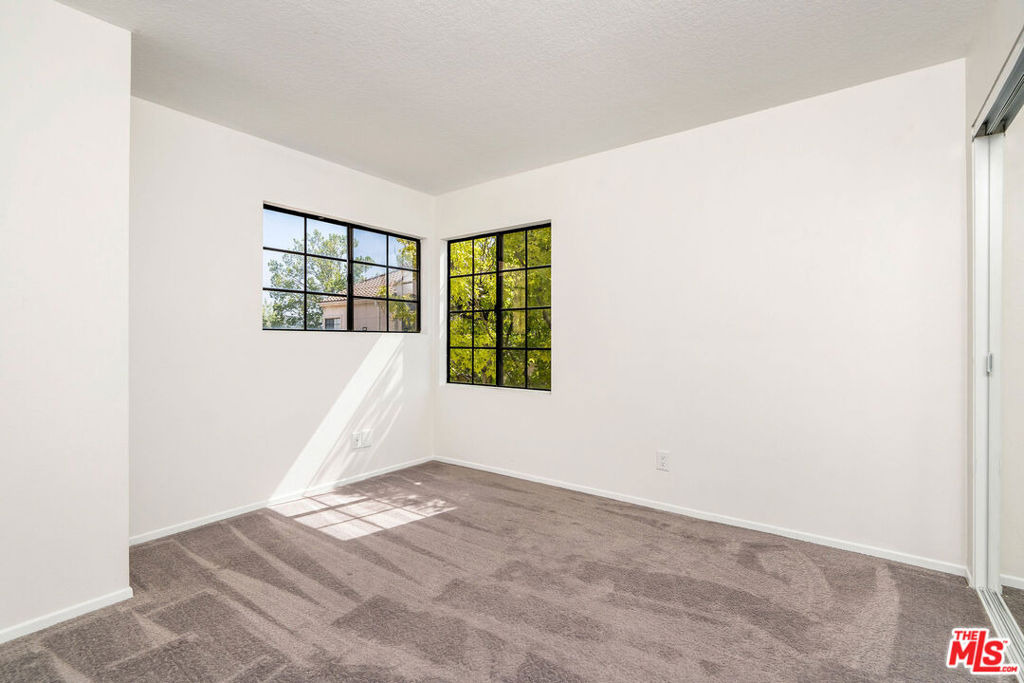 Erik Ct, Canyon Country, CA 91387
