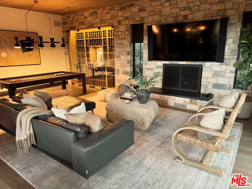 Toulon Dr, Pacific Palisades, CA 90272