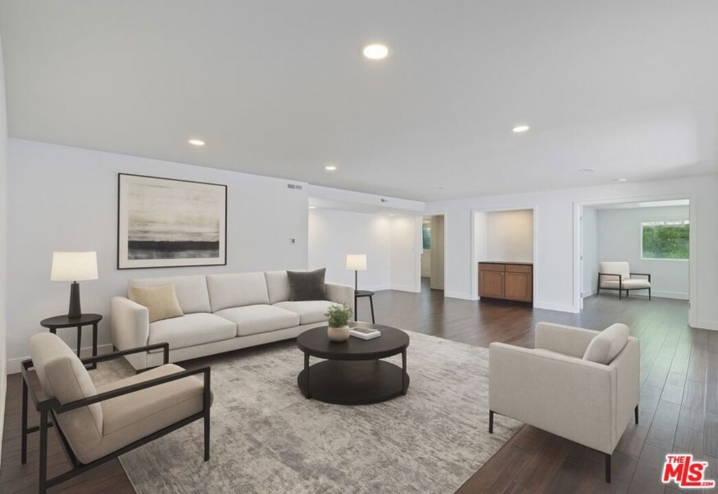 Doheny Dr, Beverly Hills, CA 90210