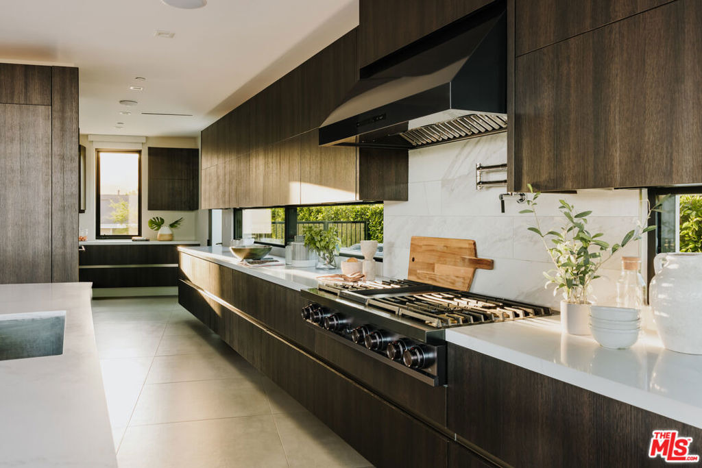 Westridge Rd, Los Angeles, CA 90049