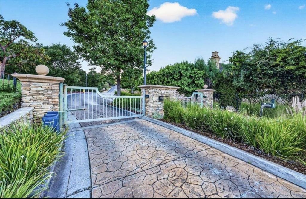 Goldenrod Cir, Gilroy, CA 95020