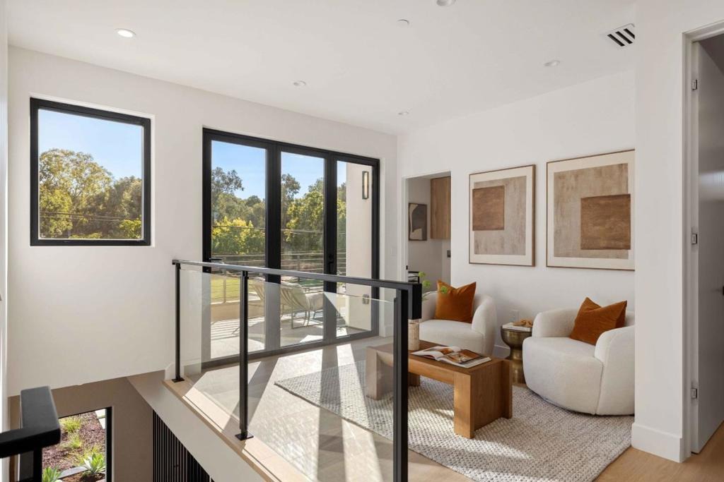 Laguna Ave, Palo Alto, CA 94306