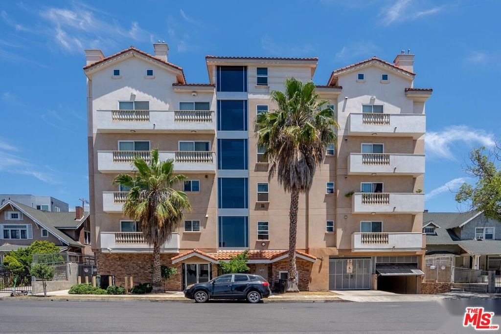 Oxford Ave, Los Angeles, CA 90006