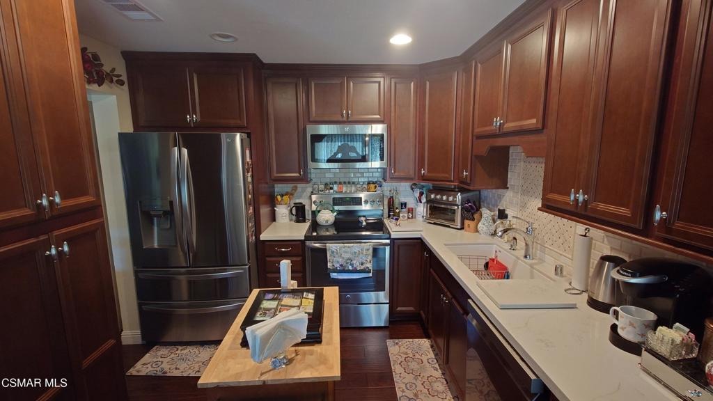 Pinetree Cir, Thousand Oaks, CA 91360 #1