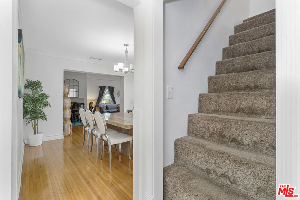 Laurel Ave, Los Angeles, CA 90048