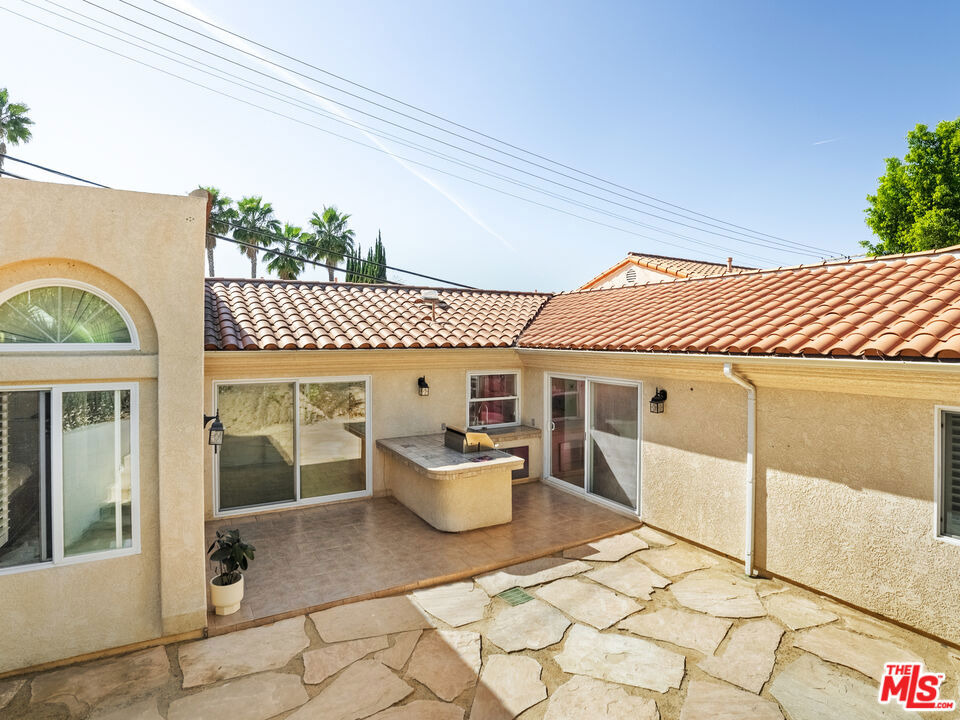 Macfarlane Dr, Woodland Hills, CA 91364 #1