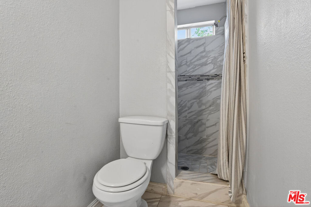 Klump Ave, North Hollywood, CA 91606