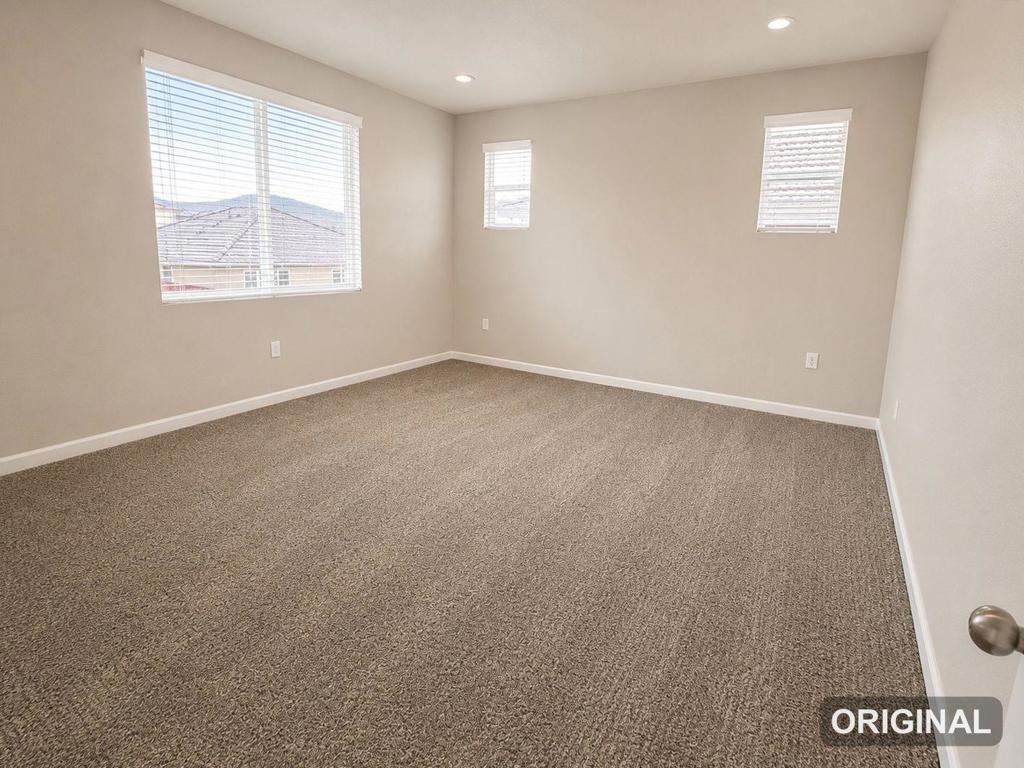 Rosewood Dr, Hollister, CA 95023