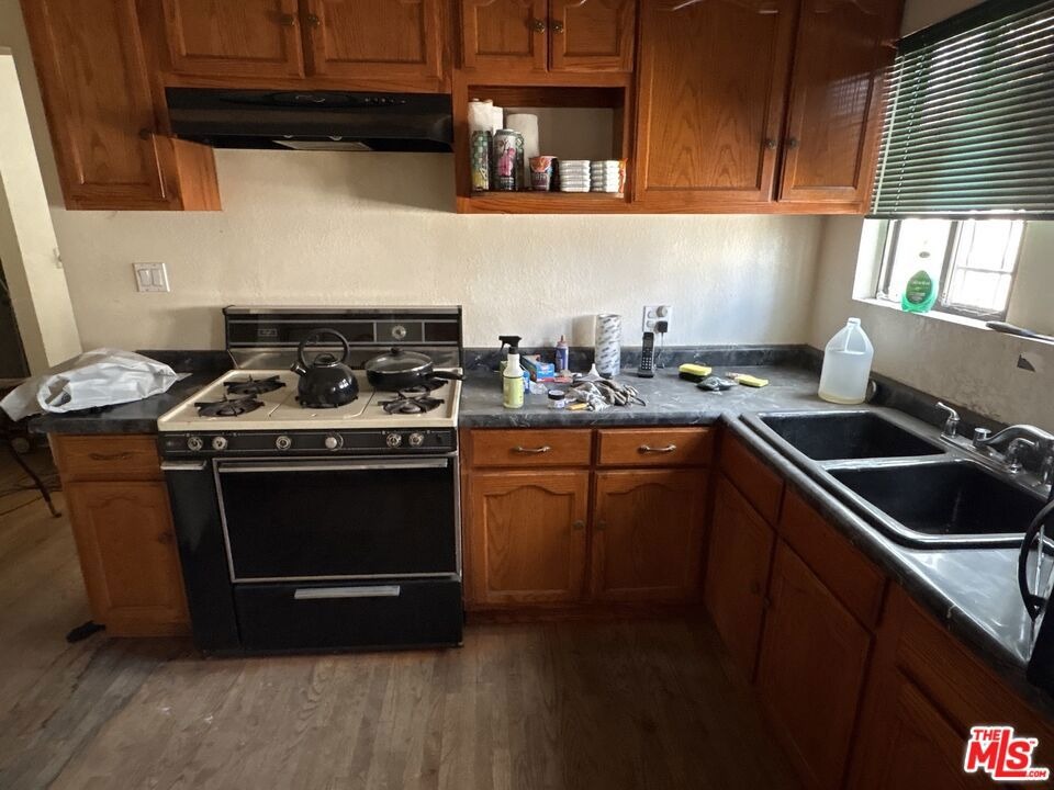 Mansfield Ave, Los Angeles, CA 90019 #1