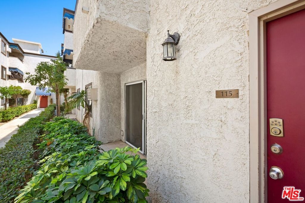 Hatteras St, Tarzana, CA 91356 #1