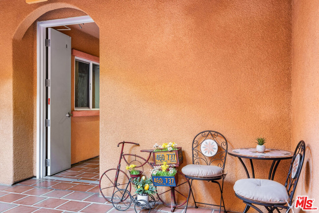 Ambrose Ave, Los Angeles, CA 90027