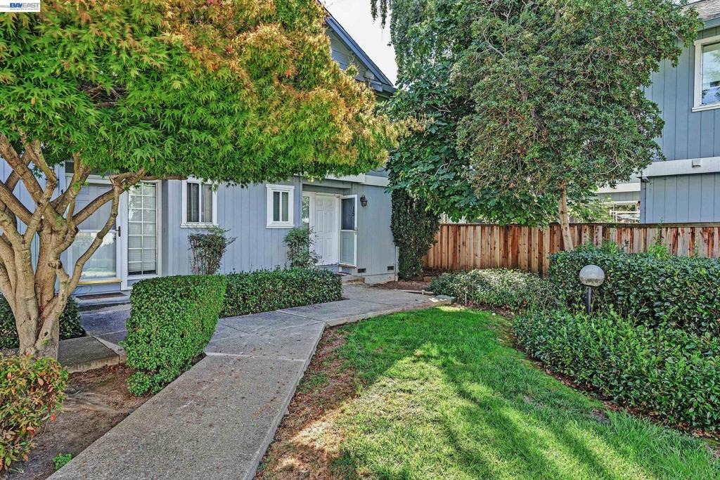 Redwood Rd, Castro Valley, CA 94546