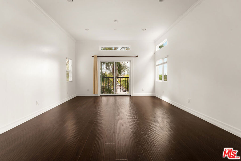 Avenue San Luis , Woodland Hills, CA 91364 #1