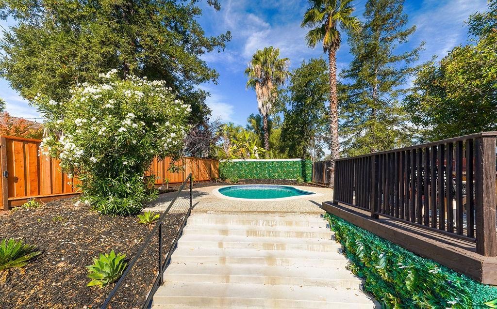 Sereno Ct, Monte Sereno, CA 95030