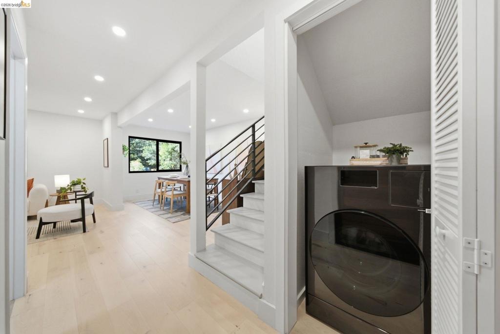 Doran Dr, Oakland, CA 94611