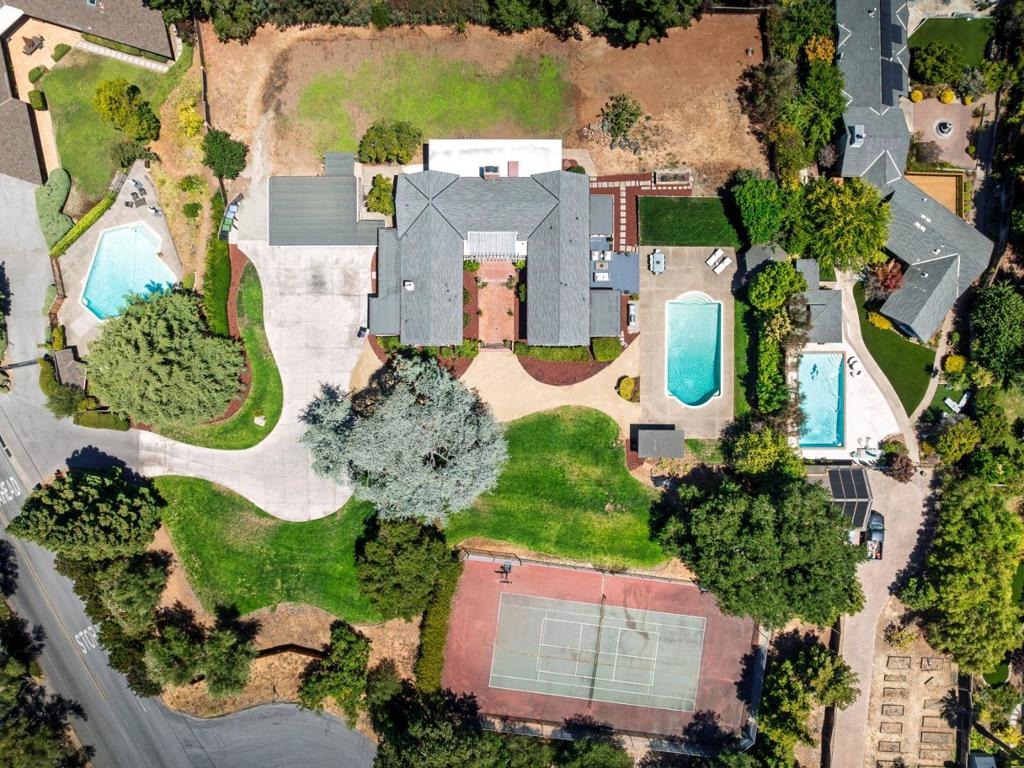 Mora Dr, Los Altos, CA 94024
