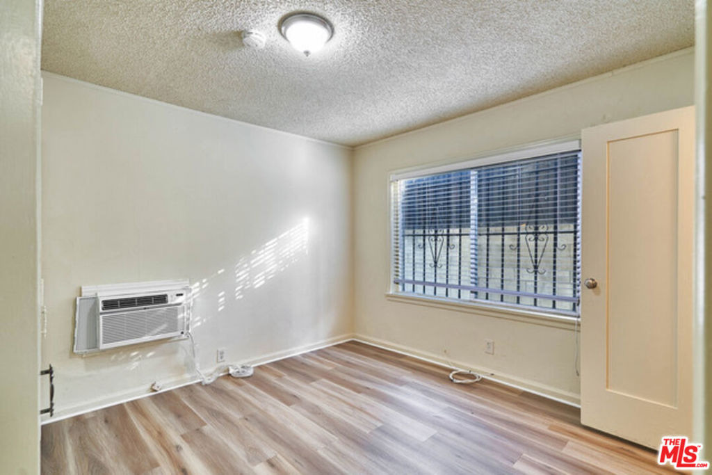 Kenmore Ave, Los Angeles, CA 90006
