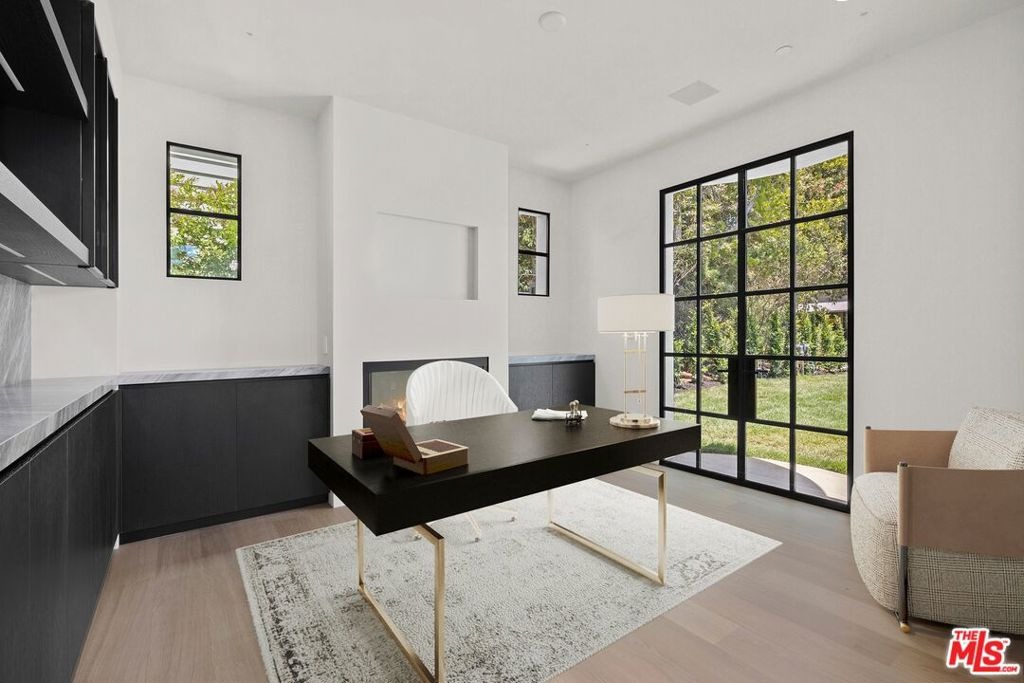 Anita Ave, Los Angeles, CA 90049