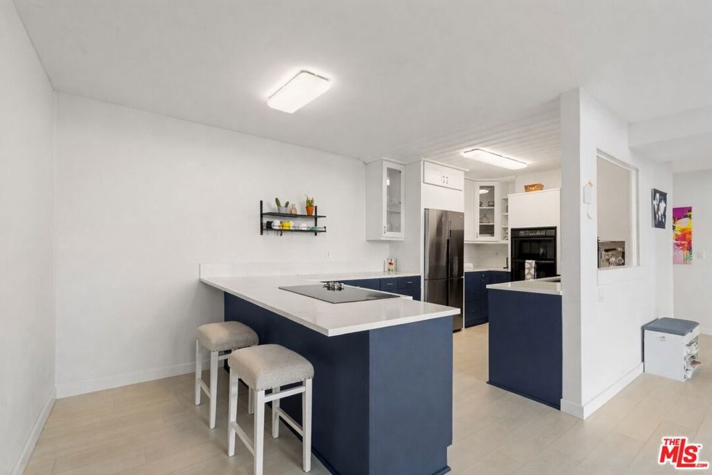 Roscomare Rd, Los Angeles, CA 90077