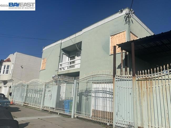 Thomas Ave, San Francisco, CA 94124
