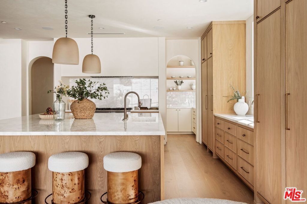 Hesby St, North Hollywood, CA 91601