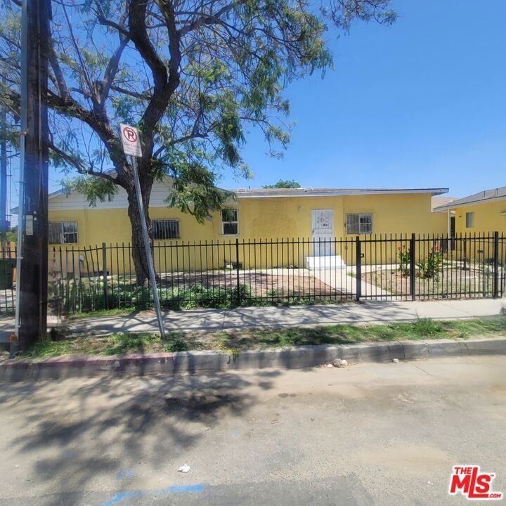 92nd St, Los Angeles, CA 90002