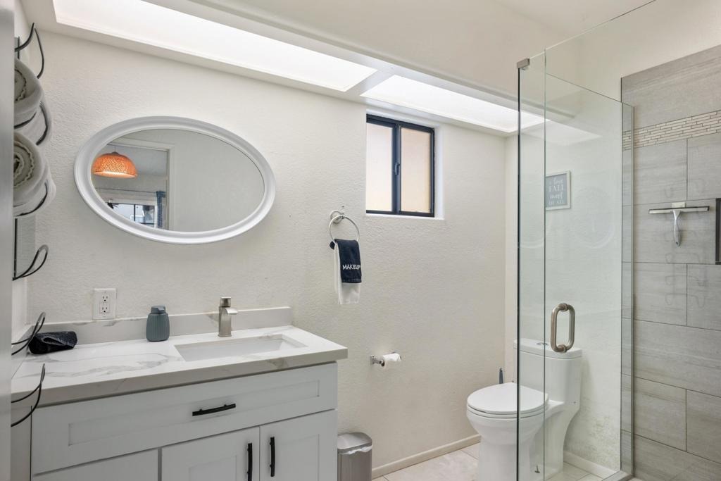Avenida Ramirez , LA Quinta, CA 92253