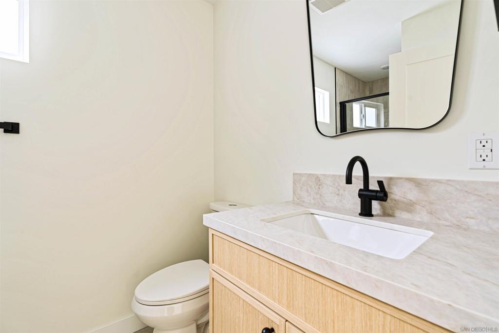 Emerald St, San Diego, CA 92109