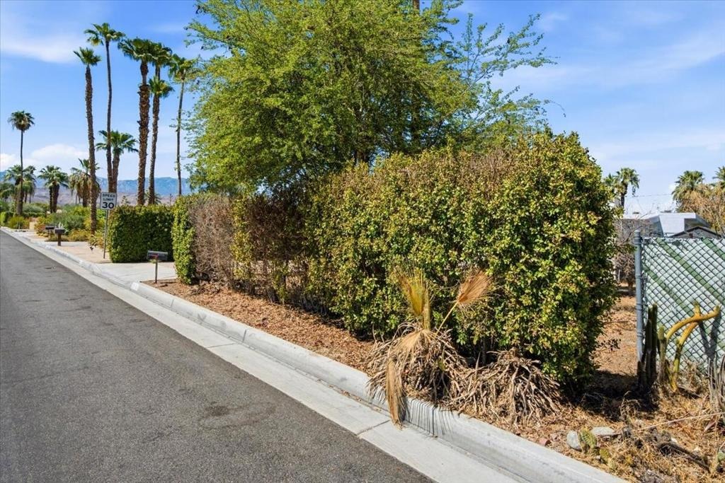 DE Anza Way, Palm Desert, CA 92260