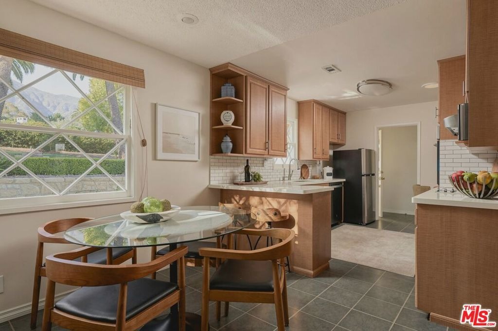 Parra Grande Ln, Santa Barbara, CA 93108