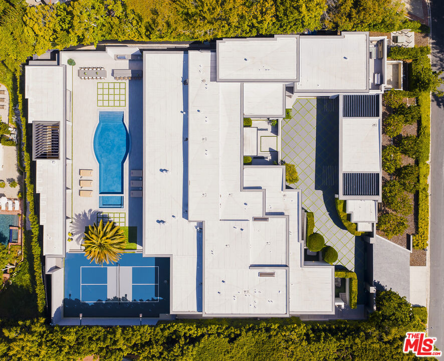 Mapleton Dr, Los Angeles, CA 90077