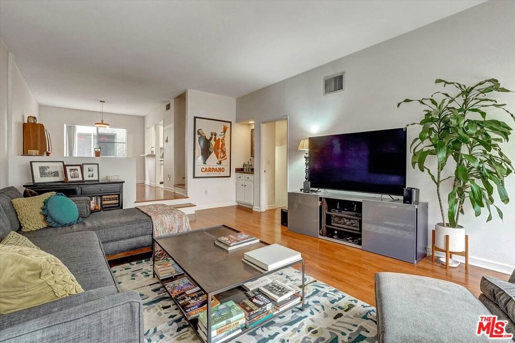 Barry Ave, Los Angeles, CA 90025