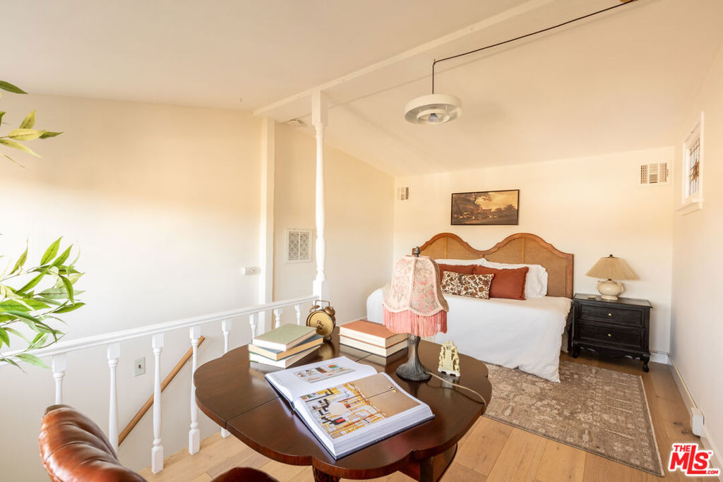 Laurel Terrace Dr, Studio City, CA 91604 #1