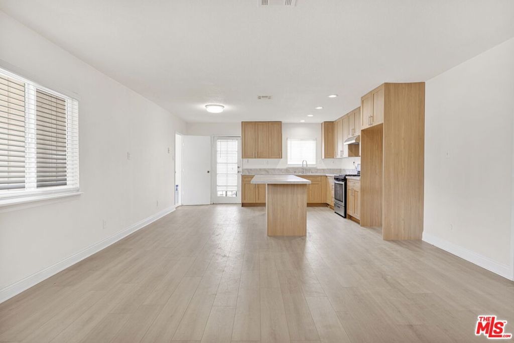 8th Ave, Hesperia, CA 92345