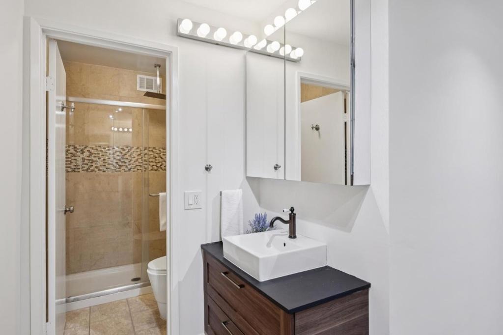 LA Mesa Dr, San Carlos, CA 94070