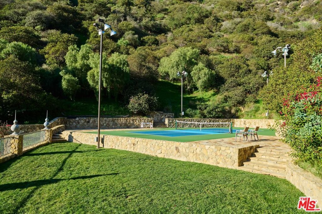 Cedarbrook Dr, Beverly Hills, CA 90210 #1