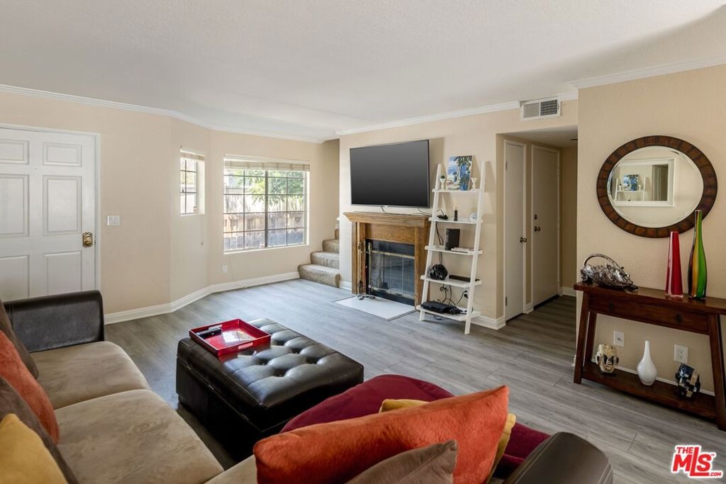 Meridith Ave, Pasadena, CA 91106
