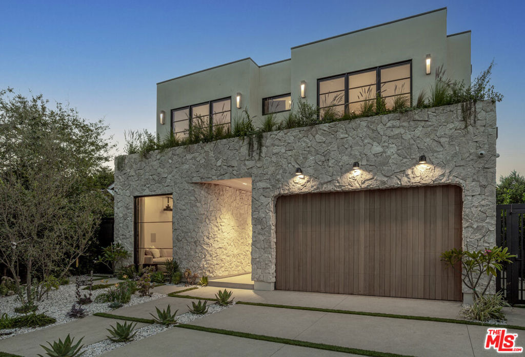 Pacific Ave, Los Angeles, CA 90066 #1